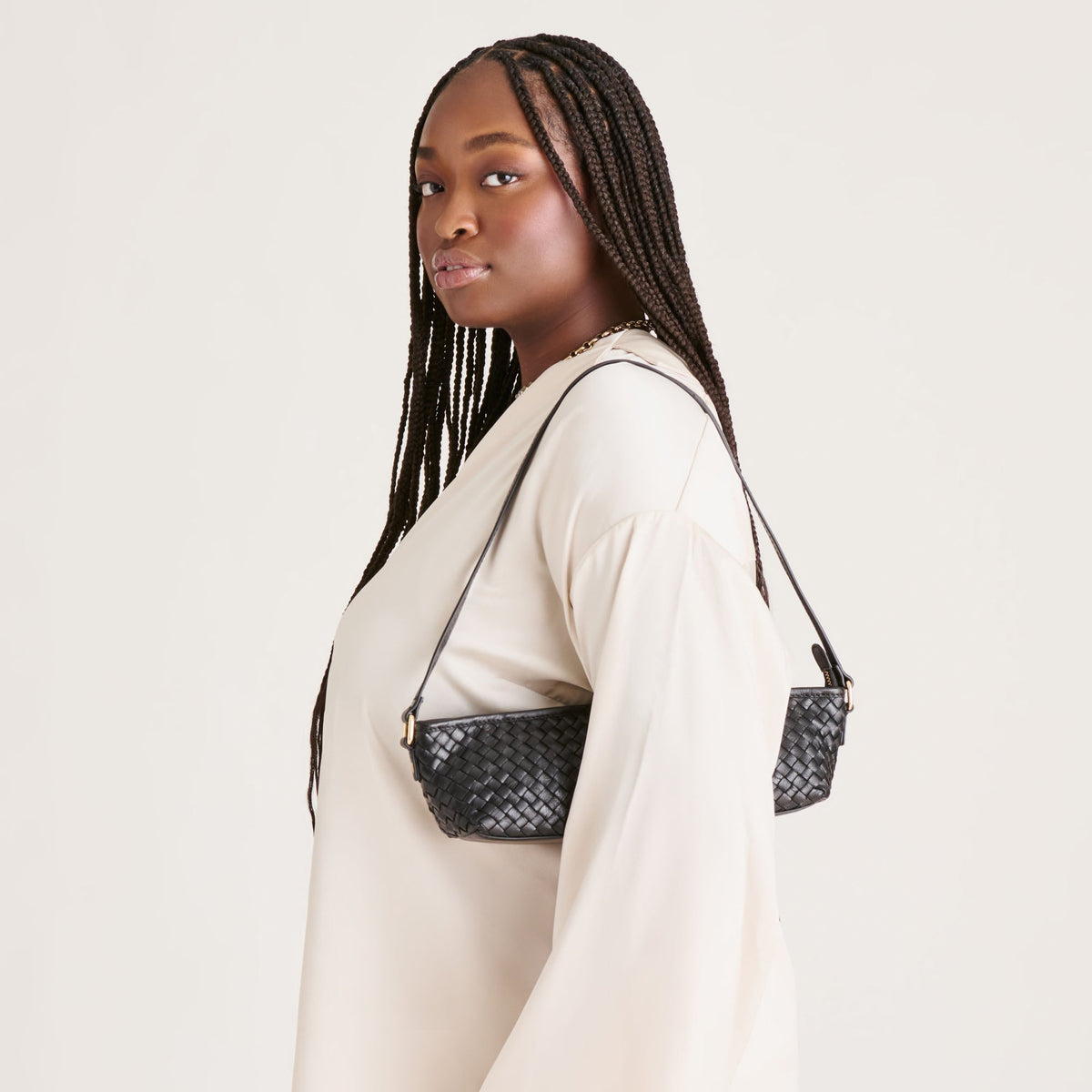 SAVAII WOVEN SHOULDER BAG BLACK WOVEN LEATHER